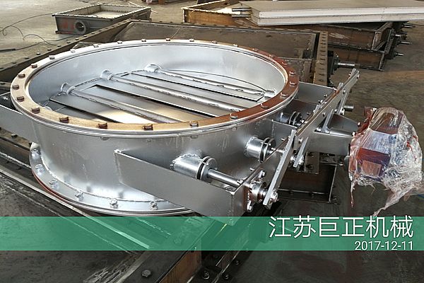 圓形擋板門(直徑190cm),準備入庫中